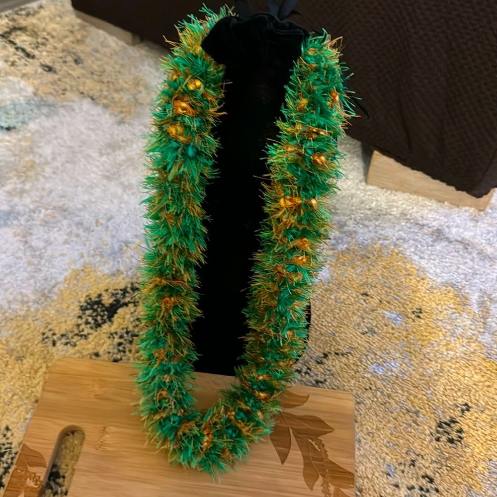 Hawaiian crochet yarn/eyelash yarn lei.